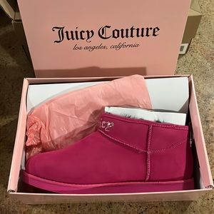 Juicy Couture short Fur lined boot